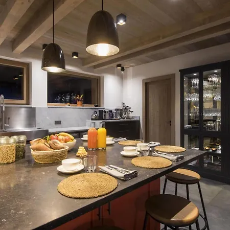 Lech Magic: Cozy Up Exclusive Mountain Chalet Wilden